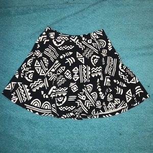 Forever 21 b&w tribal print skater skirt